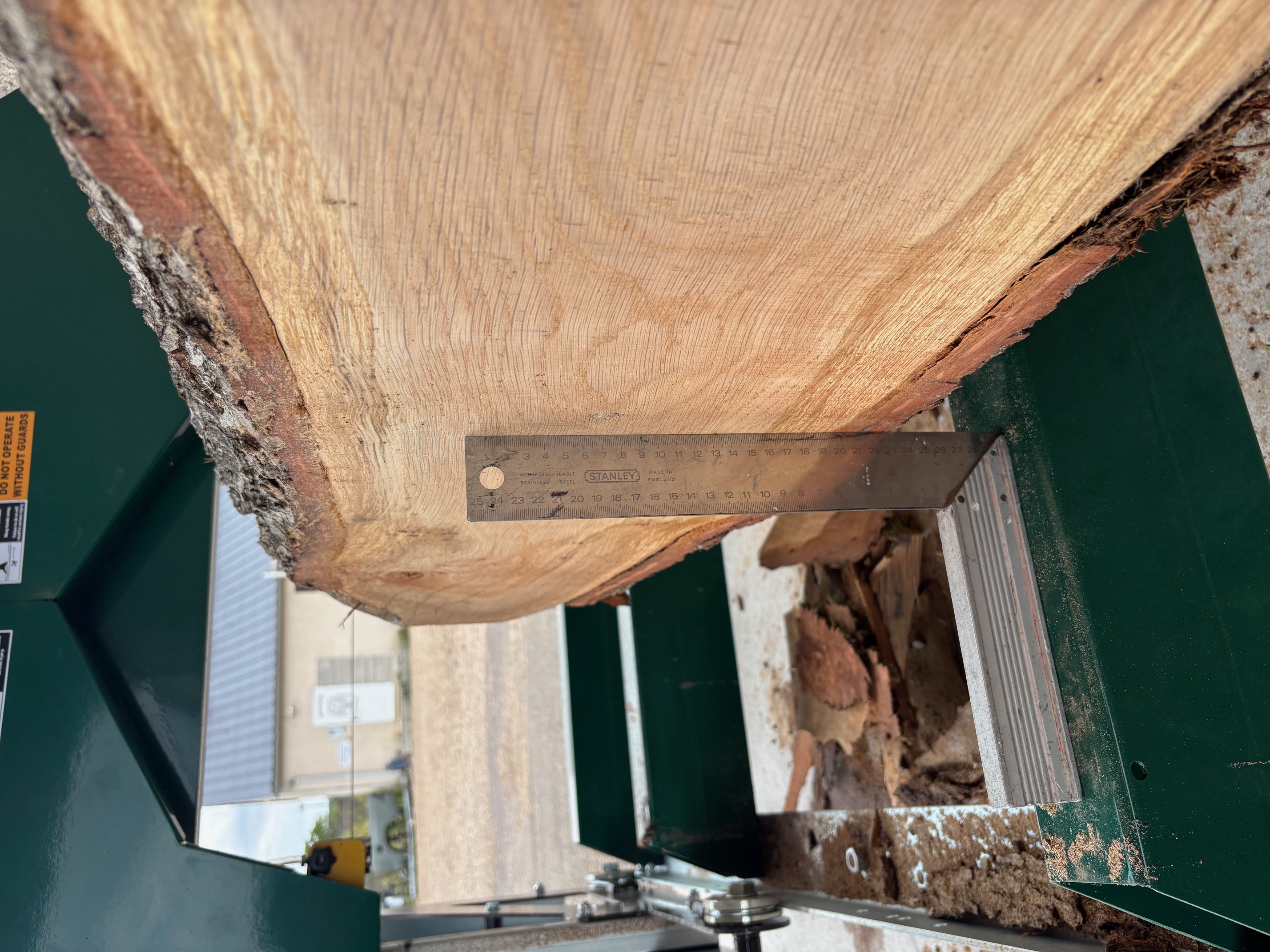 Controle de l equerrage sur une planche de bois massif